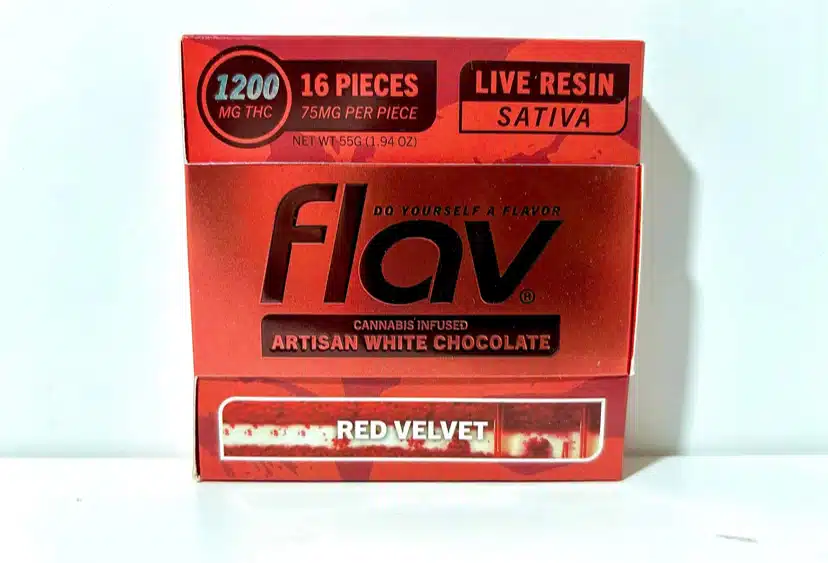 FLAV Red Velvet Chocolate Bar – Live Resin Artisan White 1200mg - Image 2