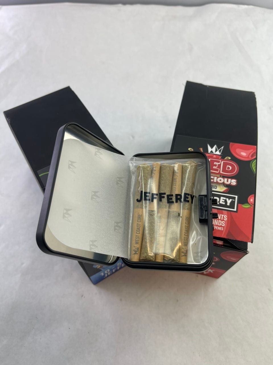 WCC Jefferey Infused Joints W/ Diamonds (5 preroll per Jar)
