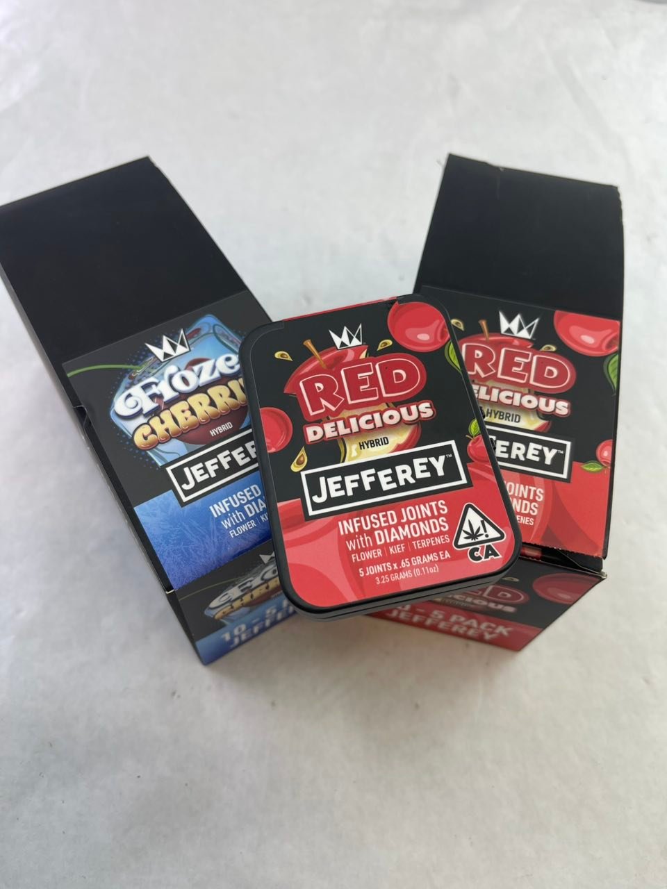 WCC Jefferey Infused Joints W/ Diamonds (5 preroll per Jar) - Image 2