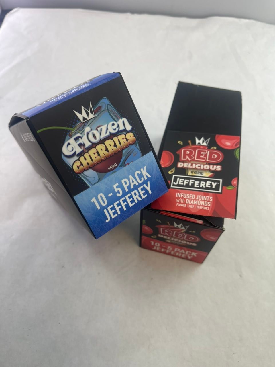 WCC Jefferey Infused Joints W/ Diamonds (5 preroll per Jar) - Image 3